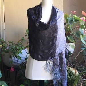 ✨⚡️NWOT Black and silver scarf⚡️✨